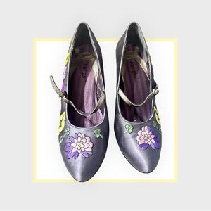 Funky Embellished Gray Satin Boho Charm  Wedges 8.5